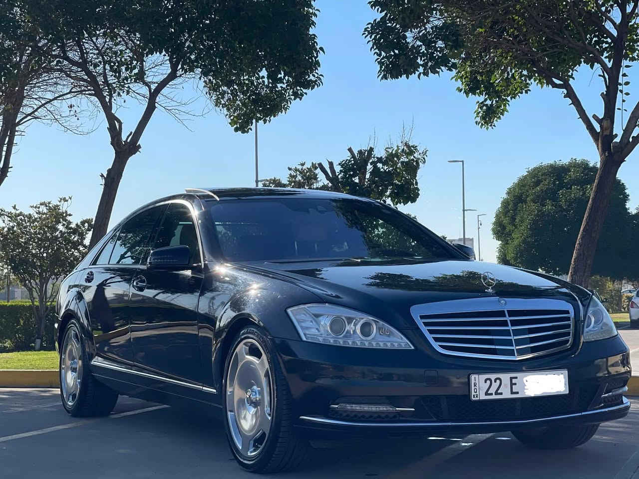 سلام عليكم اخوان
للبيح مارسيدس بينز s class 350-2011  
سياره فخامة شارع فول فول مواصفات 
وارد المانى و زمان 
بدون صبوغ بدون دواخل شرت  شويه بيها تعديل 
سنويه و رقم جديد تبديل اسم نفسى يوم 
قبل اسبوع بدل تايرات و ويل يعنى جديد سفر 
كير و محرك شرت وكاله كلش 
محرك ٣٥٠ CJI محرك موديل فوق مرغوب 
رادار ، باركينك ، بانوراما ، باب تويل ، نازورليلى ، ٤ باب بصمه ، ٤ باب شفت ، كشنات حار و بارد ، ٥ بردات ، شاشه كبير و كاربله ى ، ٢ سويج 
سحر 25,500$  يحنى ٢٥٥ ورقه بيه مجال 
رقم ساحيب *********** جوهر.  واتساب عندى
