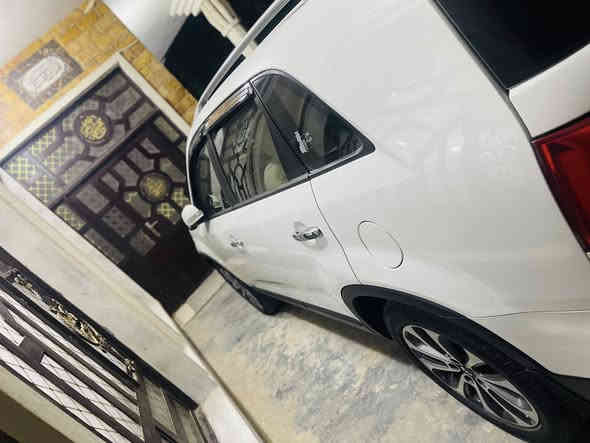 سلام عليكم للبيع كيه سورنتو (2015)السياره مكفوله  فول مواصفات من عده الفتحه الفوك حساس امامي حساس خلفي امري شفط بصمتين رقم بغداد بسمي تحويل ثاني يوم محرك 4سلندر السعر 185                          

رقم الهاتف ***********
