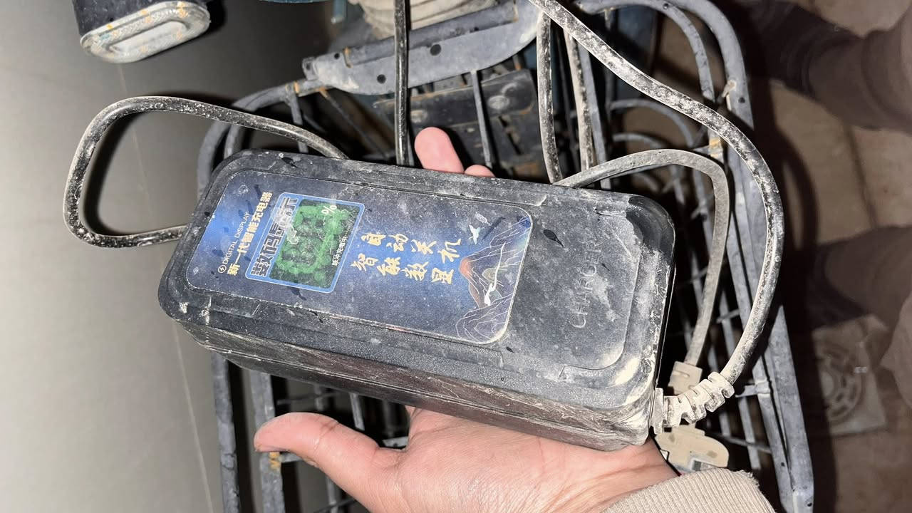 باسكل شحن
من اريد اشغله ميشتغل يمكن باتريات كايمه وتاير الوره مبنجر
وكشي مابي) شاحنته موجوده+اب 150 يريد يراسني خاص🎬🇮🇶سرعه 40km


**إذا كنت صاحب هذا الإعلان وتريد حذفه لأي سبب، رجاءا أرسل رسالة إلى الدعم الفني**