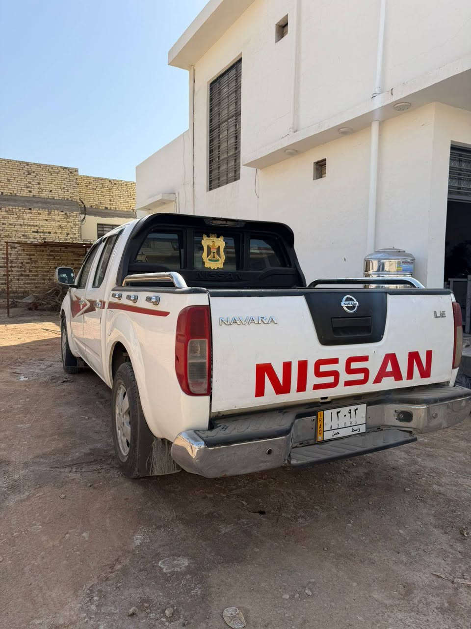 السلام عليكم  نيفاراى 2010 سياره رقمه واسط مشروع وطني سياره مال جناي جاهزه ما ناقصه اي شي مكينه كير شرط
تبريد شغال 
حداديه نضيفه وحلوه 
تخم تاير جديد ادامه ستوني مسويله 
سياره بسمي تحويل ثاني يوم 
سعره مناسب 75 وبيه مجال بسيط 
رقم ***********
