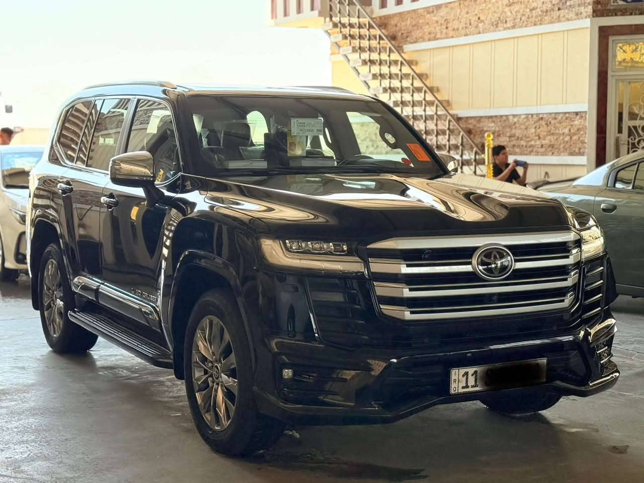 سلام عليكم للبيع لاندكروز 2023
VXR 
فول بريم        ماشيا 55 km
رادار تحديد مسار 
داخل احمر
جميع الكشنات كهرباء
جنطه شفط
٥ بصمات
شاحن وايرلس 
٢٥ سماعه
كشنات تدفئه تبريد 
باقي المواصفات معروفه
الاستفسار ***********
