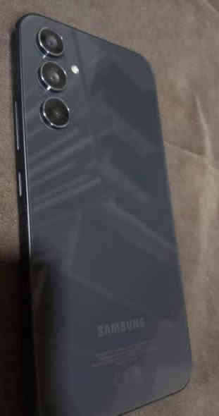 A54 G5 
ذاكرة 256
الرام 8
مواصفات معروفه وعاليه 
السعر 225 بي مجال 
بدون ملحقات فقط كفر توصيل ماعندي 
رقمي *********** وتساب
