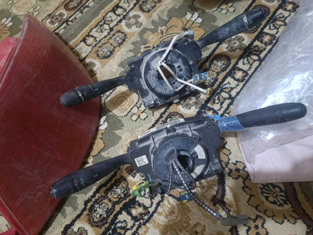 السلام عليكم 
قيم بلي يرضي الله..
غراض بيجيو ٣٠٧ 
زوج بك لايت 
وزوج لايتات مع زوج جام مامستخدم جديد
وزوج يدات اشاره وحده ترهم من موديل ٢٠٠١ إلى ٢٠٠٥
وحده ترهم من موديل ٢٠٠٦ إلى ٢٠٠٩
عنوان السماوة 
هاتف ***********
