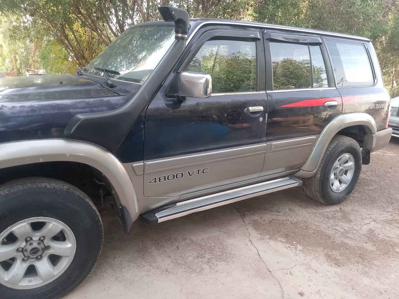 نيسان باترول للبيع سياره جديده بلاد مال جناي موديل1999رقم بصره سعره ٩٠ وبيه مجال اتصل ***********
