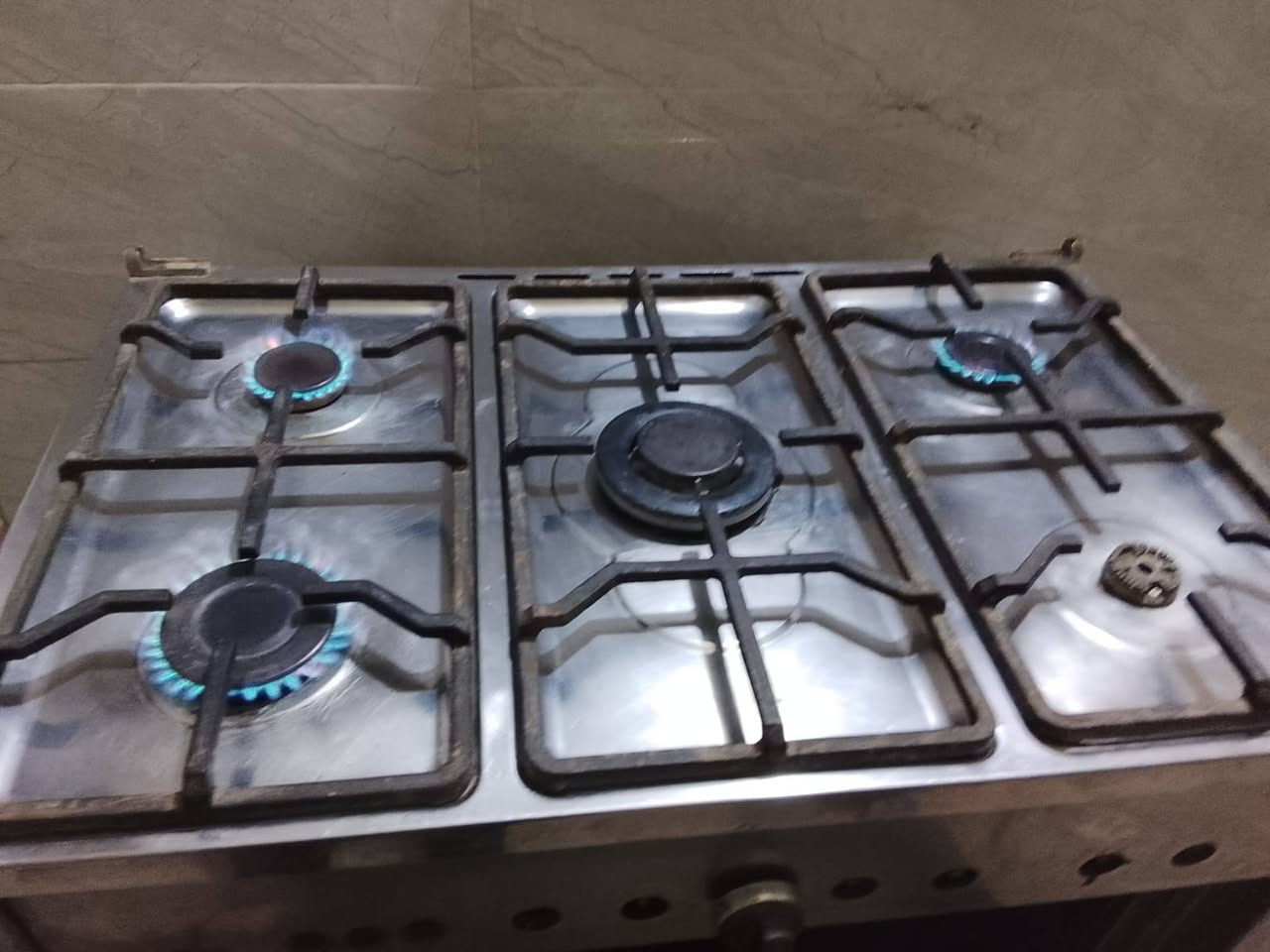 طباخ للبيع قيم وأخذ بس لاتكسر بسعر


**إذا كنت صاحب هذا الإعلان وتريد حذفه لأي سبب، رجاءا أرسل رسالة إلى الدعم الفني**