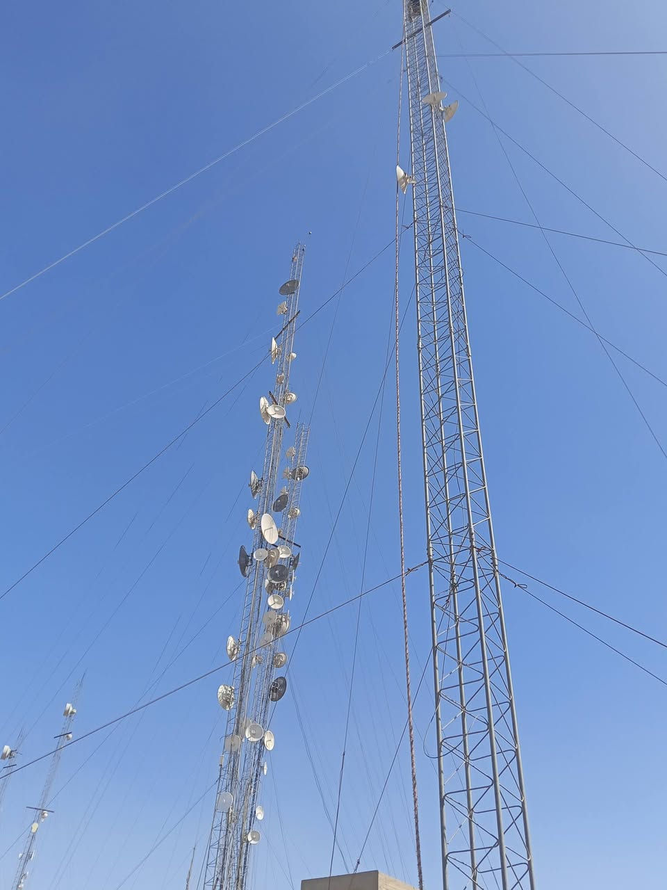 السلام عليكم تم فتح برج 45 متر رباعي *********** متوفر حديد ابو ال 35 وبال 45 توصيل موجود لكافه المحافظات
