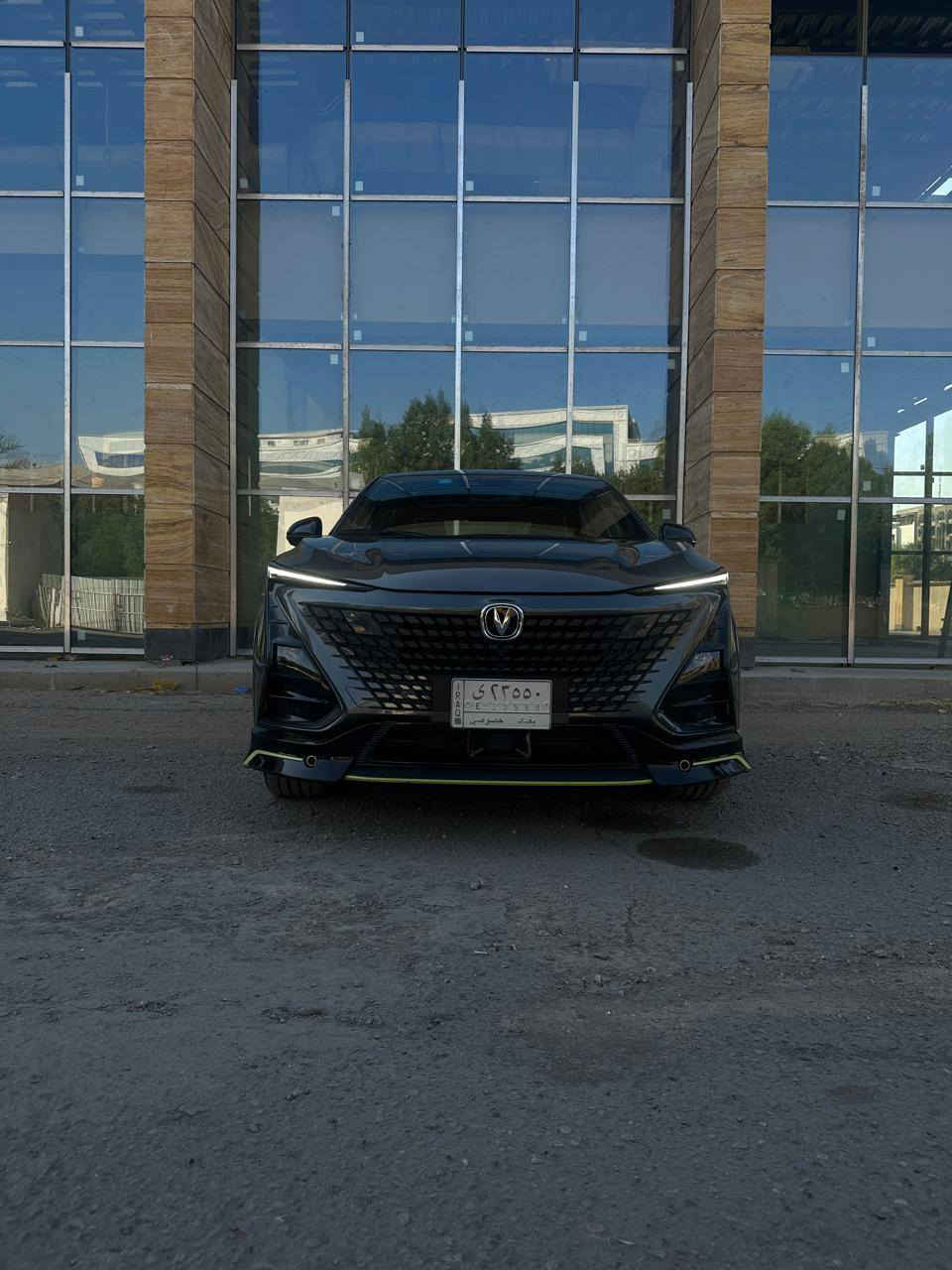 ‎السلام عليكم
‎شانجان يوني تي 2024 
‎ماشيه ١٢ الف بعده زيرو 
رقم بغداد لون مميز 
بعده بضمان الشركه
‎بمحرك 1.5 L تيربو 
‎السياره فووول مواصفات فول 
‎بصمة 
‎جلد 
‎ركن ذاتي 
‎قيادة ذاتيه 
‎بانوراما 
‎شاشة عرض وشاشة اعطال 
‎قطعتين تبريد 
‎تحكمات ستيرن كامل 
‎كشنات كهرباء بنظام خزن ميموري 
‎كاميرات 360 درجه 
‎شاحن لاسلكي 
‎ثلاجة 
‎جنطة كهرباء 
‎محاكي تنفيذ الاوامر الصوتية 
‎وهواي مواصفات بعد بيها 
السياره اقساط الياخذه يكمل اقساطة
دافع مقدمه للشركه ١٤ مليون ومصل للشركه ٣ يعني واصل للشركه ١٧ مليون باقي عليه ٢٥ مليون وعارضيه ب١٢ ونص وبيه مجال بسيط لان السياره لوك جديده جديده للاستفسار الرقم ***********
