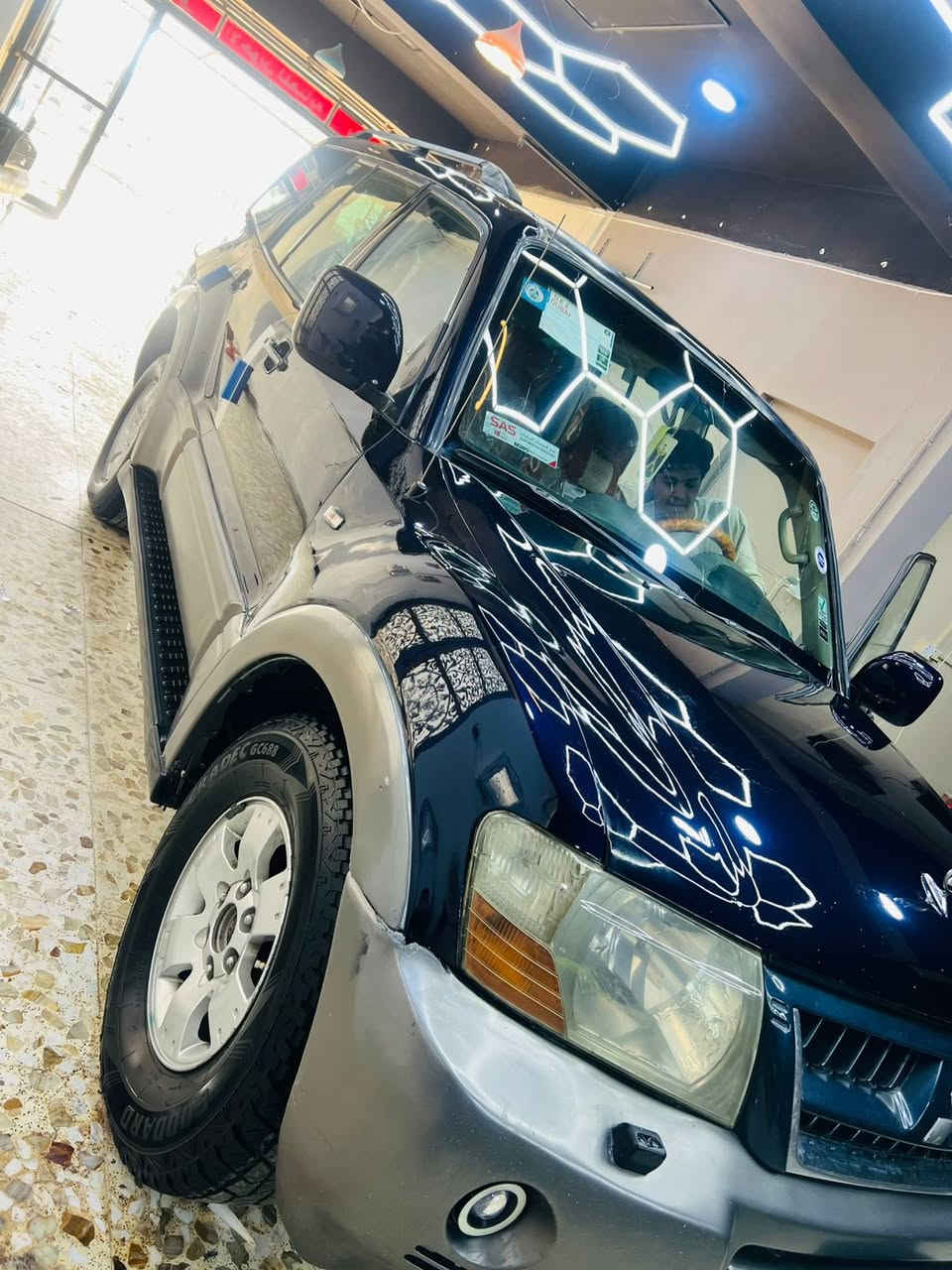 سلام عليكم البيع اوً. مراوس باجيرو موديل 2005 خليجي فول موصفات صبغ اربع 4️⃣ قطع
***********
