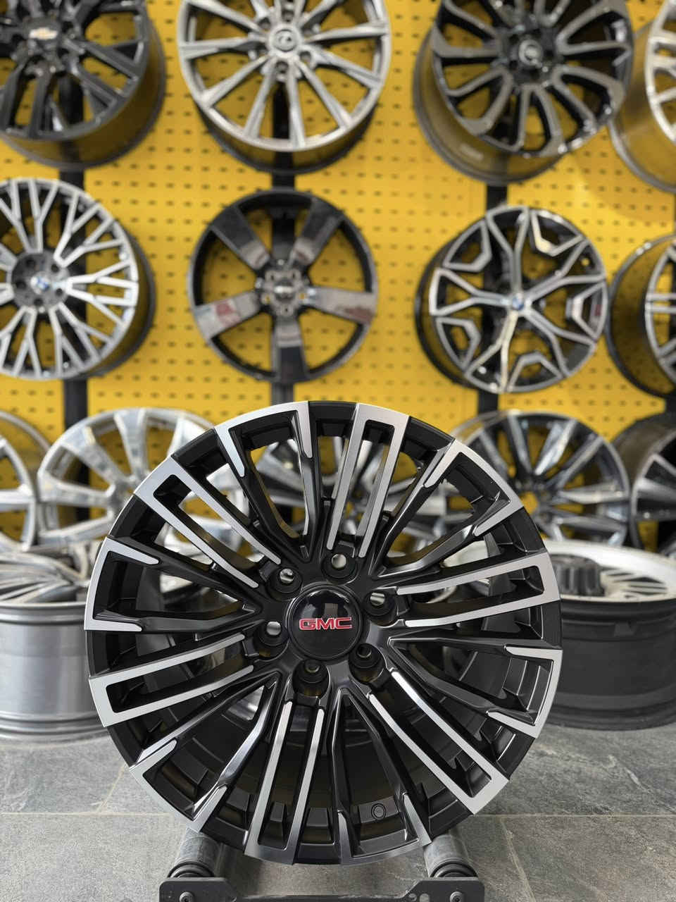 سلام عليكم
الاطارات ويل جيئمسى 

موجودة 

حجم20

موديل 2025

مال موديل جديد 

GMC 

مال جيئمسى  موديل جديد 2025

ويل جديد 

الاطارات جديد 

***********

اسعار دذلى واتساب***********
