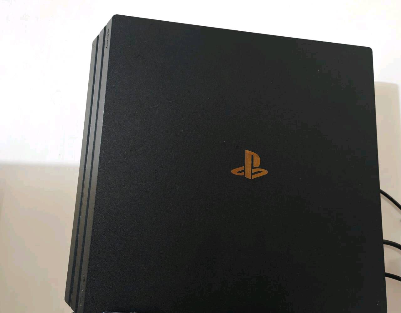 بلي 4 برو مهكر اصدار 11 نظافة 100 كامل ملحقاته جوستك الاصلي والكيبلات بي 10 العاب قوية السعر 340 الف مجال  بسيط عنواني بغداد اي استفسار عالرقم ***********