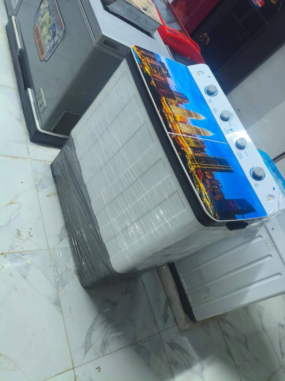 بسم الله ما شاء الله وصول البرادات 22 قدم شركه زان توفرت جمله و مفرد مبرده حجم 3500 و غسلاه حجم كبير عنوانه االمقداديه الهارونيه طريق امام ويس ***********
