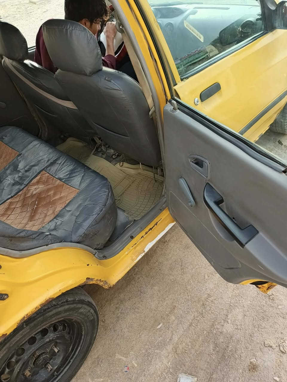 السلام عليكم سايبه موديل 2012رقم نجف سنويه لل2029مصفره هيئه وغرامات تحويل ثاني يوم  سياره كير مكينه  جدد حداديه تخم تاير جدد كهربائيات كله شغاله لايت عالي ناصي مسجل كله شغال مكان بابل الشوملي منطقت العويديين السعر 23وبيه مجال استفسار اتصل عل خط مكلف بلنشر ***********
