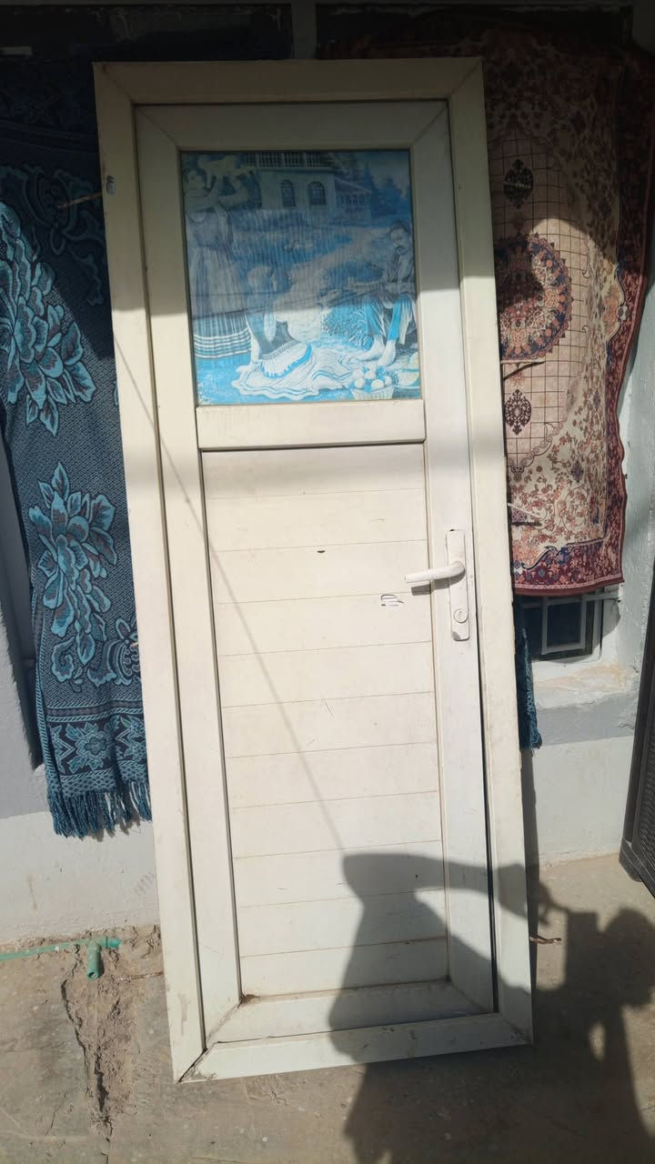 للبيع بابالمنيوم+بابخشبتسكام ***********
