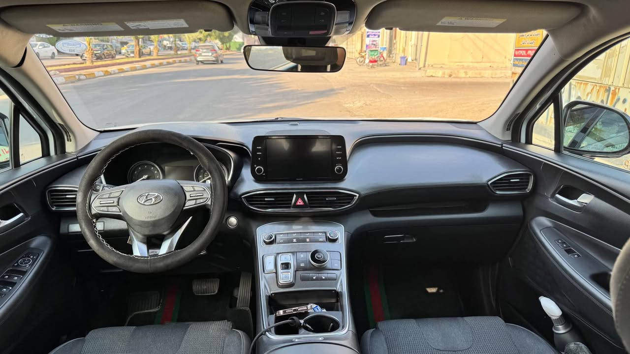 سلام عليكم
هيونداي سنتافي 2022 للبيع
مكينه 4 سلندر 2500 GDI تنفس طبيعي 
حادث السياره ربع البنيد وجاملغ 
البنيد راجع بارد ومصبوغ وهسه الصبغ صار بيه صفار وصورته موجوده بالمنشور وجاملغ تبديل 
والباب العكس السايق بي بارد شويه 
مواصفات السياره 
بصمه
ابواب بصمه
بصمه صندوك
رادار امامي 
رادار جانبي
رادار خلفي
توقف ذاتي
اوتو ستوب
كشن كهربائي 
شحن لاسلكي
لد امامي 
تشغيل عن بعد
اوتو هولد
كير بيانو 
شاشه كار بلي
٣ وضعيات قياده 
تبريد قطعتين 
السعر218 وبيها مجال 
للاستفسار *********** بغداد, العراق
