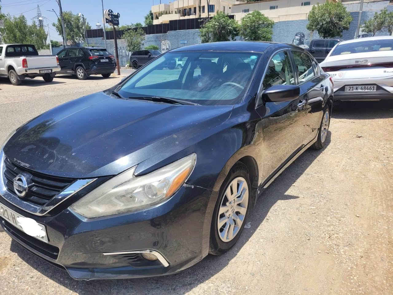 Altima 2016 S
نیسان ئەڵتیما 2016 مواسەفات S سێ پارچەی بۆیاخە و یەک پارچەی پەمپە 
2 پارچەی ئەمریکایە بۆنید + چەمەلەغ سایەق 
چەمەلەغ دوای سایەق بۆیاخە و دەرگای دوای سایەق بەس پەمپە 
بستێک لە پێشی سەقفەکەی تعدیلە بۆنیدی هەڵگەڕاوەتەووە
هەموو ئێرباگەکانی ساغە و هیچی نەتەقیوە 
160,000 مایل ڕۆشتوە 
گێڕ و مەکینەی بەشەرت ، بەڕادی گێڕی بۆ دانراو و تازە ڕۆنی مەکینە و هایدرۆلیکی گێڕی بۆ گۆڕدراوە ،
سەنەوی تا مانگی 12 ساڵی 2027 تازەیە و هەزەی تازەیە بەناوی خۆمانەوەیە بێ کێشەیە 
بۆ نرخ پەیوەندی بکە
*********** Singapore
