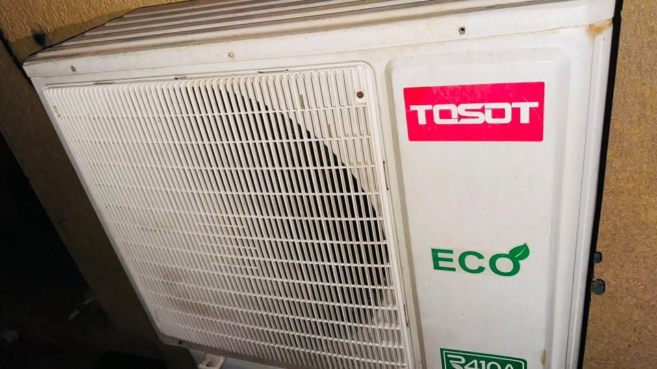 للبيع توسوت 2 طن  كامل ملحقات
بغداد تقاطع النهروان
السعر 450
واتساب واتصال
***********
