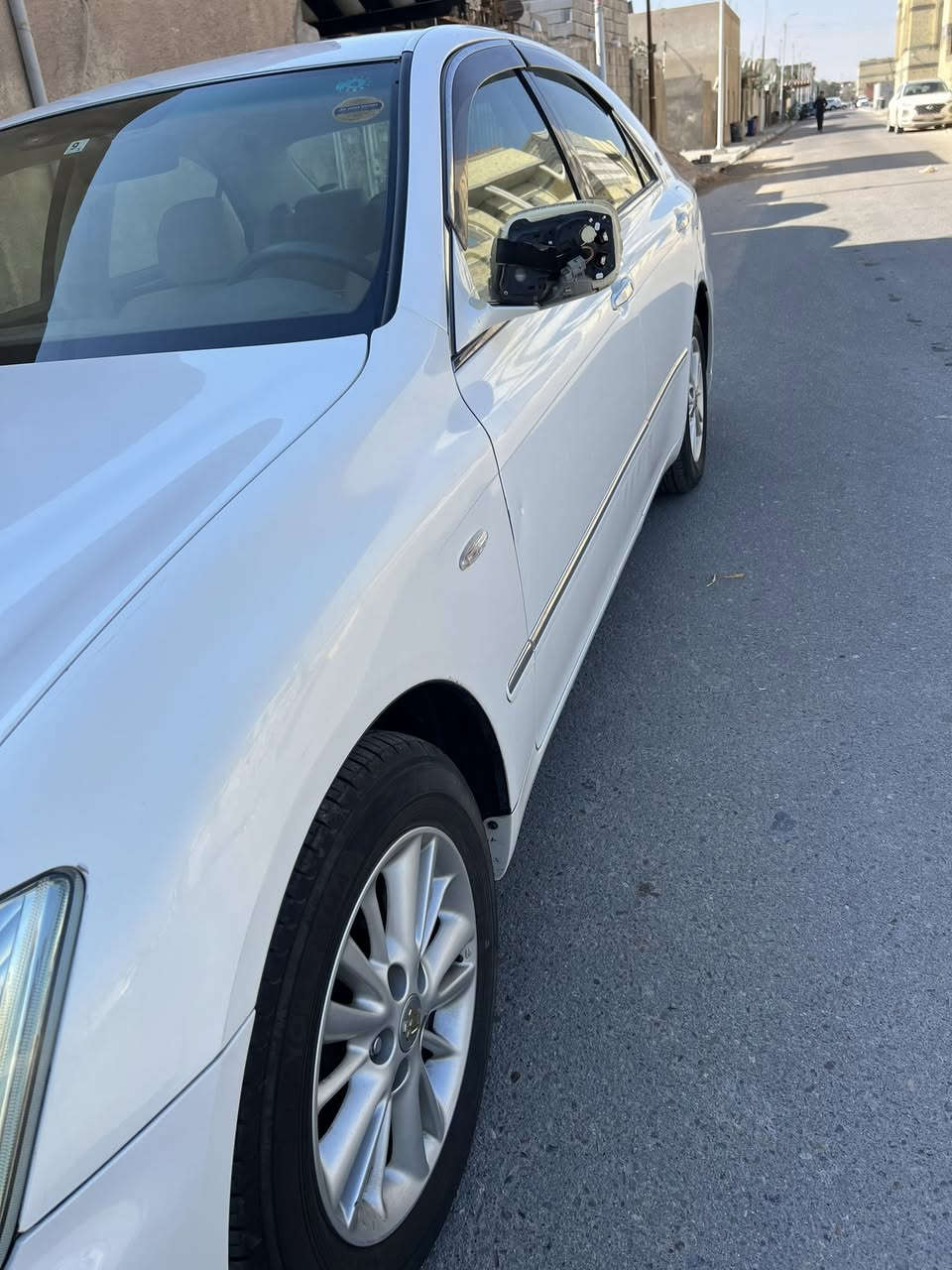 السلام عليكم شاهينه تسجيل جديد مزاد دخول جديده رقم بصره انكليزي باقي فقط على رقم  كفاله  سياره جديده على وضع الشركه ماشيه 60 الف موديل  2004 كرستال اصل بها فقط طختي داخل صوره بصمه سوده بلوتوث حساسات امامي خلفي كامره خلفيه  لايت دوار مكان السياره  
البصره الزبير ‏‪***********
