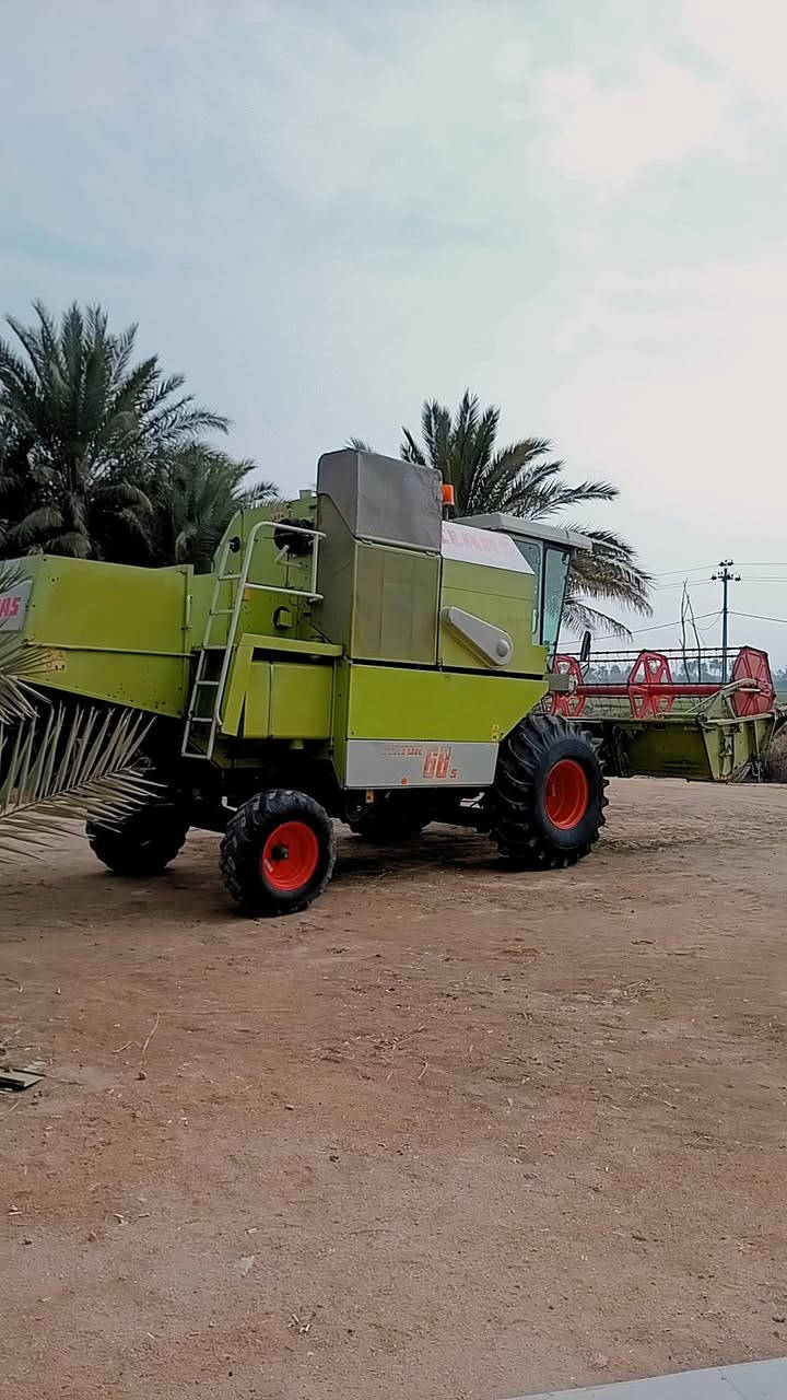 حاصده للبيع دخول 2012 موديل2003 كفاله عامه لاصبغ ولا طك ولا لحيم كللهه على وضع الشركه تاير امامي جديد  تبريد شغال السعر 35 للستفسار *********** 
***********
