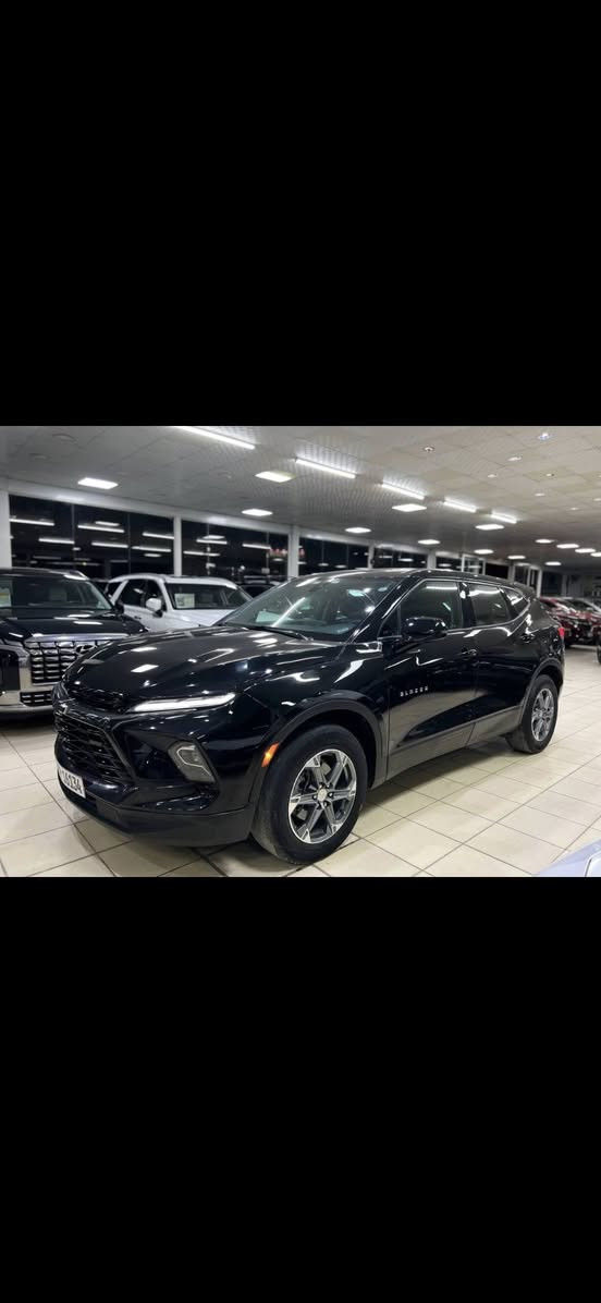 السلام عليكم ورحمة الله وبركاته.
✅اسم السيارة : شوفرليت بلايزر
✅الموديل : 2023
✅رقم السيارة : رقم اربيل  تحويل ملكية او ✅وكالة حسب رغبة الزبون
✅السعر : 195  ورقة
✅الضرر :تبديل الجاملغ فقط وصبغ طرف البنيد بدون اي دواخل 
✅عداد المسافة : 35 الف ميل فقط
✅الايرباكات :  ضرر ايرباك الدركة  فقط وراجع اصلي سستم 
____________________________
🔻1-حجم المحرك 4 سلندر 2000 تيربو  🔻
🔻2-ويل كب حجم 18 مع طقم تايرة 🔻بحالة ممتازة 
🔻3-بصمة ابواب و بصمة تشغيل و تشغيل 🔻عن بعد 
🔻4-لايتات زينون عالي ناصي اصل 
🔻6-غرفة السيارة مخمل اسود  
🔻7-تحكم كهربائي لمقعد السائق 
🔻8-تحكم ستيرن جهتين متكامل 
🔻9-رادار امامي مانع للتصادم
🔻10-شاشة كبيرة الحجم للتحكم بكافة الايعازات
🔻11-كامرة خلفية 
🔻12-تحكم كهربائي لمقعد السائق 
🔻13-وضعيات متعددة للقيادة 

🔵السعر المطلوب : 195 ورقة🔵
 
____________________________
للأستفسار اكثر :
***********

🔴العنوان: النجف الاشرف🔴
