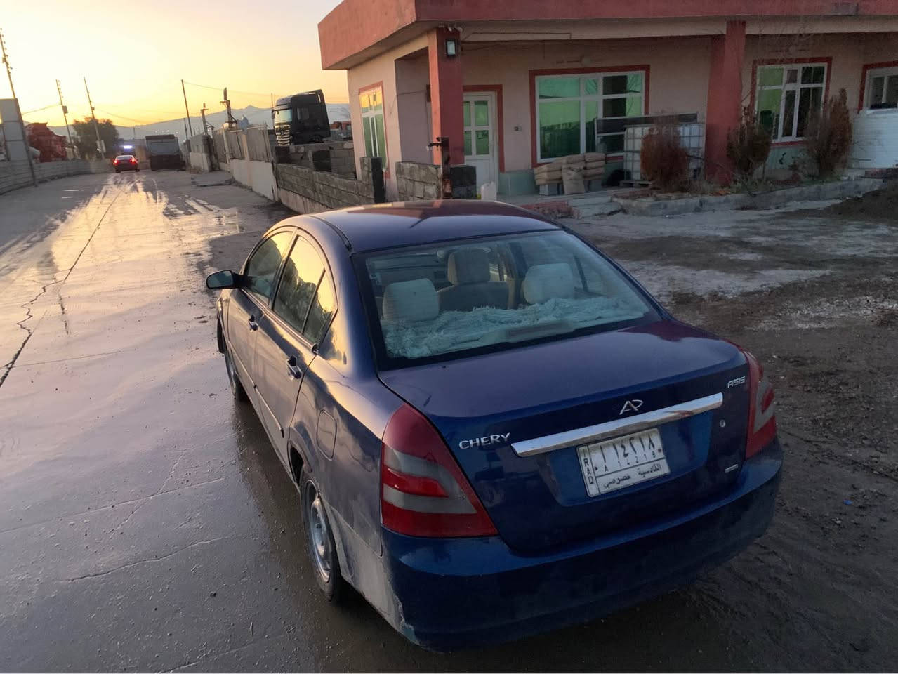 شیری مۆدیل ٢٠١٣سەنەوی پلاستیک بەشەرت ئەوەلیات و حاسیبە گێرومەکینەی بەشەرت دووپارچەی بۆیاخە سەیارەکەمەزبوتە 
سعری ٢٤$
***********فایبەر واتساپ 
*********** شمشمل, السليمانية
