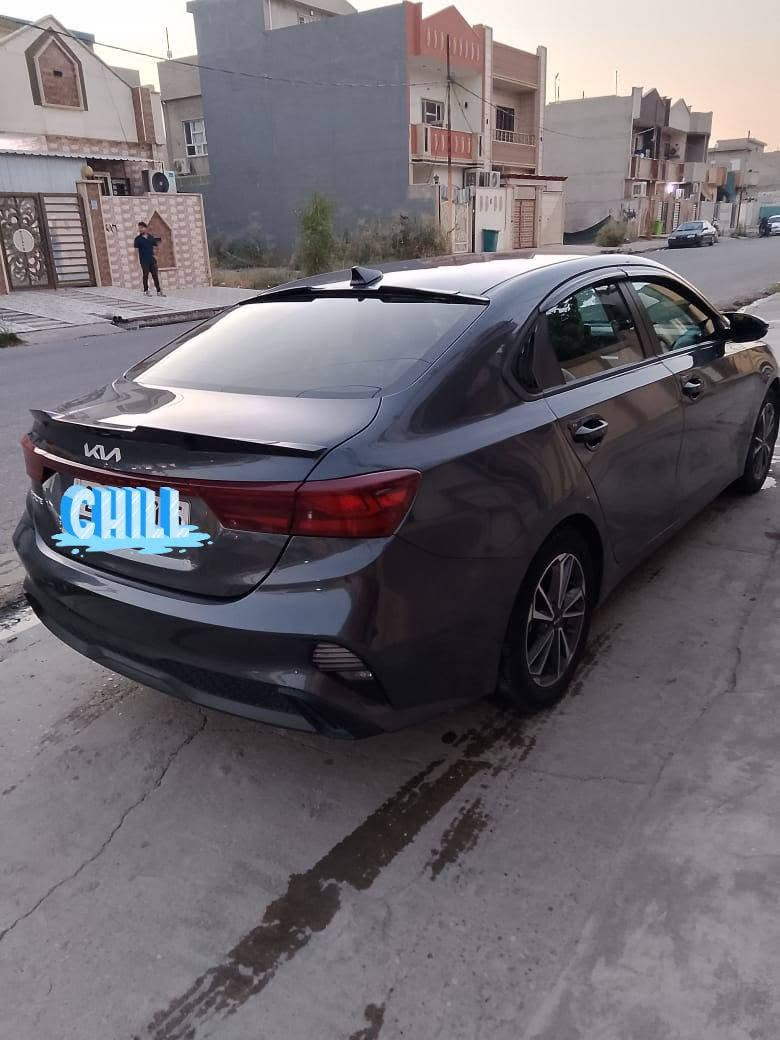 السلام عليكم متاح فورتي2022مواصفات رادار امامي خلفي جانبي تثبيت سرعه تحديد مسار مانع اسطدام
بسمي كابون بانزين
نصبتها كلش حلوه
  الحادث بابين والهلال جاملغ الوره جهت السكن وكم رصعه بل سقف متبين السعر 130وبيها مجال  رجائن الموشراي ليتعبني
*********** مكان السيارة موصل
