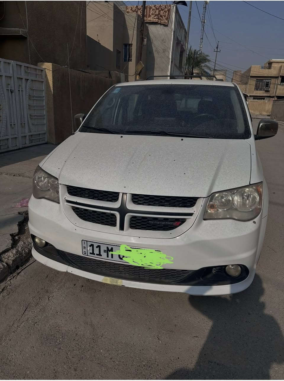 السلام عليكم دوج كرفان ٢٠١٦ للبيع السعر 18000$سيارة بدون صبغ  صار بيه طخة بخشم الجاملغ الأيسر البنيد وبدلتهن بقطع ابلادية نفس اللون مكينه كير مكفولات بيه منظومة غاز شاديله سيارة مابيه اي نقص خير من الله ثلاث قطع تبريد شاشه أندر ويد الاتصال ***********
