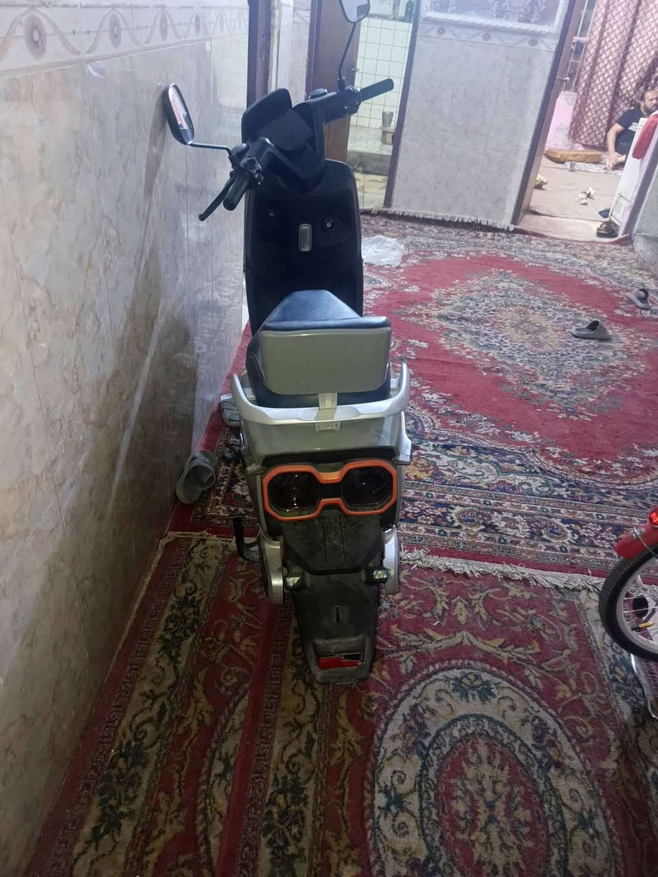 للبيع دراجة الريان RAYAN
‏
‏📍 وضعية  الشركة – نظافة وكالة 💯
‏
‏⚙️ المواصفات الفنية:
‏
‏⚡ محرك ملف 1200 واط – سرعة حقيقية 65 كم/ س
‏
‏🖐️ بصمة عدد 2 + تشغيل عن بُعد
‏
‏🔒 جهاز إنذار ضد السرقة
‏
‏🛑 بريك دسك + دهن ديلات هايدروليك ناعمة جداً
‏
‏🪶 قيادة ناعمة ورزينة جداً على الطريق
‏
‏💺 كشن سياحي واسع لشخصين + مساحة تخزين كبيرة تحت الكشن 
‏
‏💡 إشارات LED أمامية وجانبية 
‏
‏🔁 
‏
‏🔋 نظام TTFR لإعادة الشحن عند استخدام البريك
‏
‏✅  البطارية 5 مسطرة 
‏
‏❗️❗️❗️ملاحضه (((  الدراجة زيرو )))❗️❗️❗️
‏
‏📦 الحالة: جديدة بالكامل
‏
‏للاستفسار الاتصال/ ***********
‏  العنوان كربلاء حي العامل
