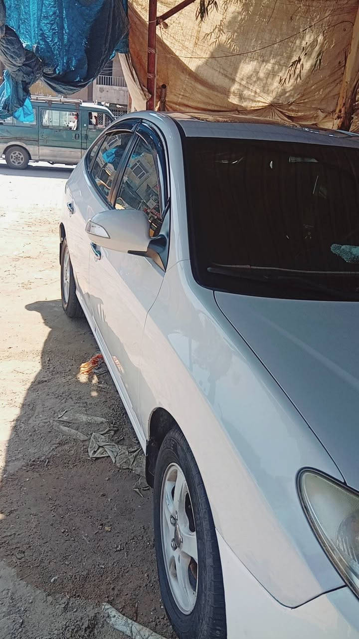 النترا مقدس خليجيه ٢٠١١ سياره فول واحد على واحد
لا ضربه بيها ولا صبغ سياره مكفوله من الصبغ والضربه القويه عده كم بارد بيه كير مكينه خير من الله صدر جديد 
شاشه لمس تبريد ثلج سياره مسويله ادامه كامله مناقصه اي شي سياره مال بيت سعرها ١١٥ وبيها مجال ***********
