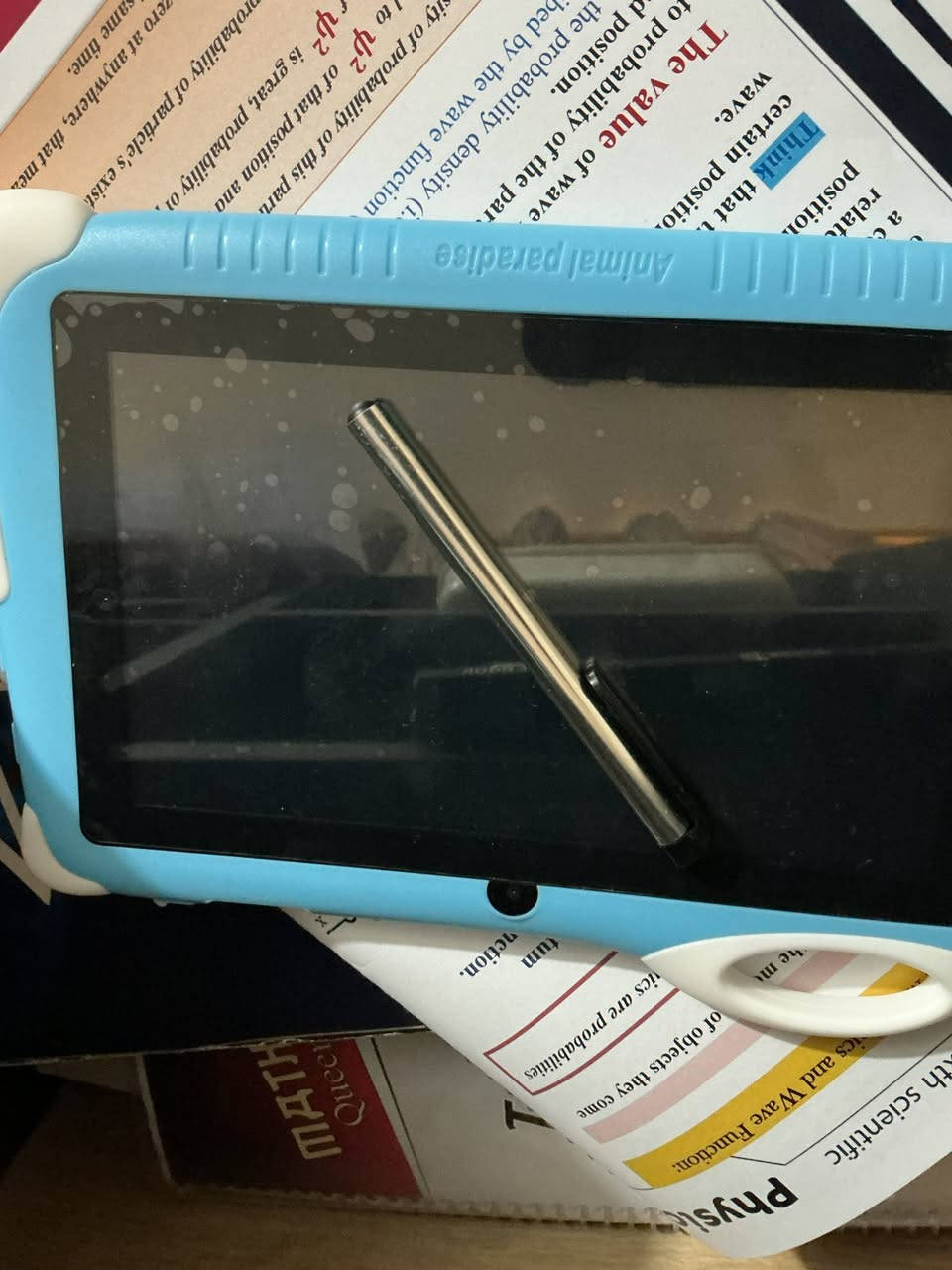 ايباد اطفال للبيع بعده جديد باللزكة مامستخدم بي ستاند وويا قلم مالته وضد الكسر مدرع  وبي كامرة السعر ٧٥ الرقم ***********
