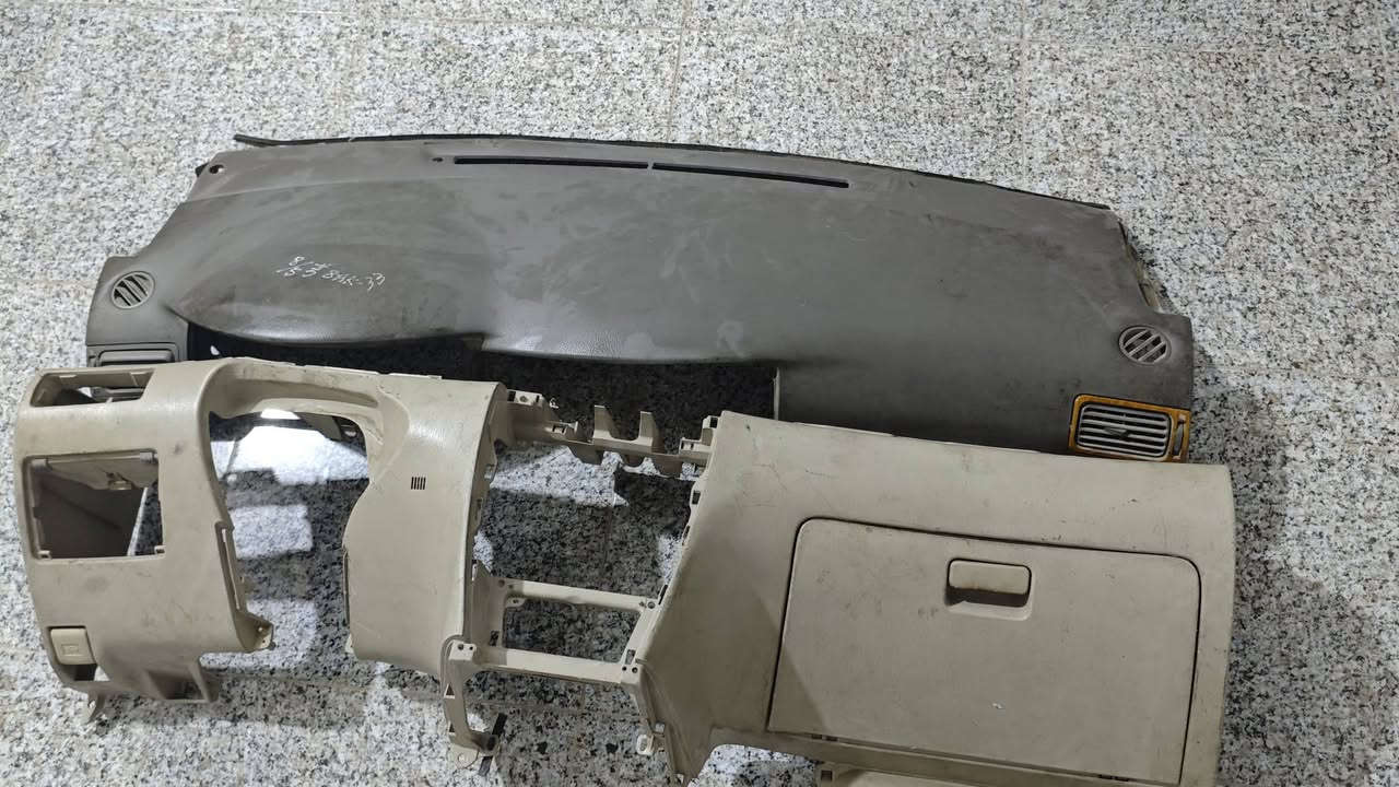 السلام عليكم عندي هاي الغراض مال كورلا بيكاتشو 2007 غلاف دشبول +دكتات والفريز البارد والحار +ضفيره دشبول ودرگة ستيرن الي يريد يشتري هذا رقمي واسعارهن مناسبه ***********
