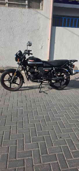 السلام عليكم دايون موديل 25
مابيه نقص ولا برغي جديد دراجه نضيفه اوراق معرض بس 
سعره 1100 وبي مجال قليل الشراي يخابرني ***********
