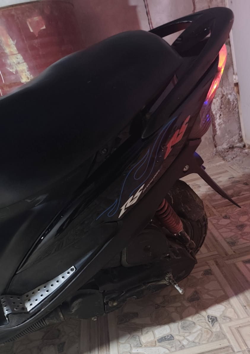 للبيع ماكس عدلة ياباني 2006
دراجة كاملة ونظيفة 
لايت عالي ناصي بك لايت سكن اشاير هورن سلف هندر لايت اضافي عدسة ستان موبايل كله كامل 
مزودة بوشة 55 سلف 55
سعر 650 وبي مجال للشراي/ عنوان كربلاء حي العباس 
اي استفسار على رقم ***********
