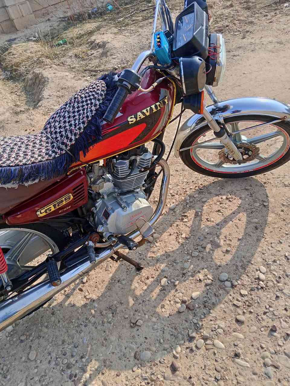 دراجة لبيع موديل 19حلو وراق كارتونة كرباتة كلة شقالة سعر 330 لمكان سد حمرين ***********
