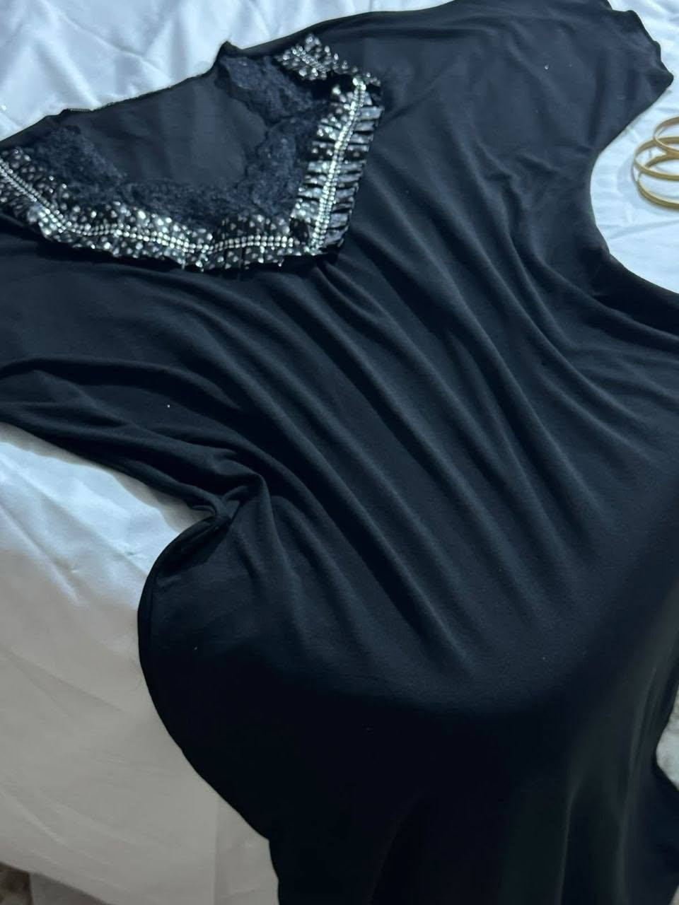 قطع اخيره واسعارهن كُلش حلو وتكدرين تفحصيهن كدام المندوب ع نوعيه القماش وسواد القطعه 🖤🫰🌸


**إذا كنت صاحب هذا الإعلان وتريد حذفه لأي سبب، رجاءا أرسل رسالة إلى الدعم الفني**