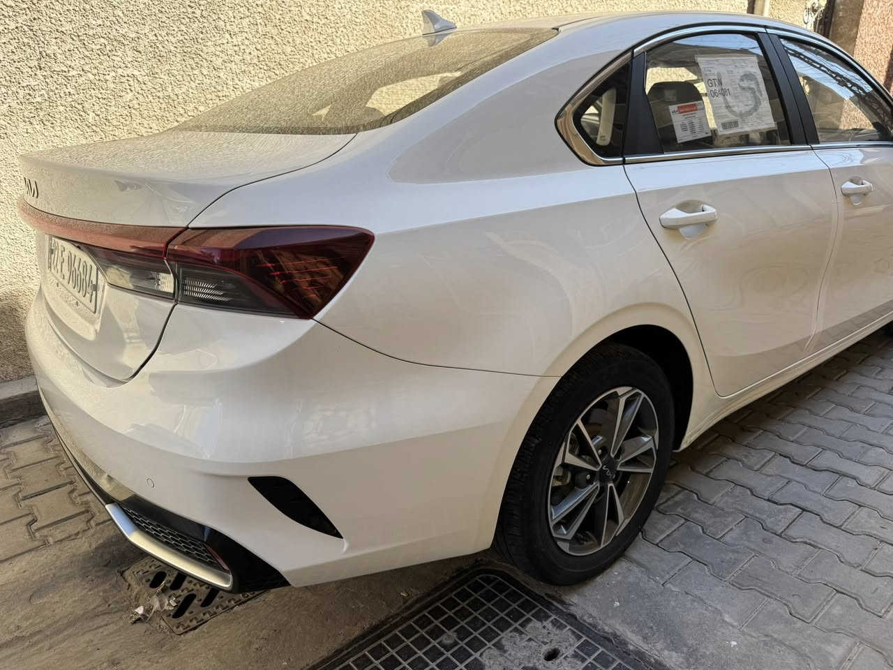 سلام عليكم كي 3 موديل 2024 ماشيه 15 فول موصفات مكفوله داخل احمر اصلي فتحه بصمه حساس خلفي امامي مري كهربائي بجم لد بكلايت لد شاشه كبيره عنوان بغداد سياره رقم اربيل تحويل او وكالة ***********
