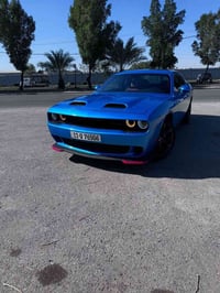 دوج جالنجر موديل 2023 ماشيه 13 الف كلش حلوة حادثها جاملغ وبنيد فقط  بد...