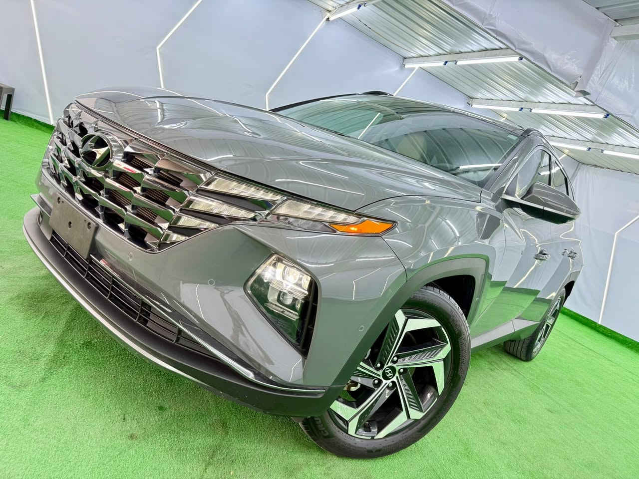 🧿🧿🧿 يرجى قراءة الاعلان بشكل كامل 🧿🧿🧿 

2024  HYUNDAI TUCSON .. Limited .. 

               👈🏻👈🏻👈🏻 هونداي / توسان 👉🏻👉🏻👉🏻 

         👇 السيارة موجودة في المنطقة الحرة 👇 

سعة المحرك:-  2.5 بانزين GDi 
المسافة المقطوعه :-   27937 mi         
اللون :- سمنتي                                      
الموديل:- 2024  
عدد المقاعد :- 5 مقاعد 
مواصفات السيارة :- Limited

الاضافات#👇👇
 شاشه كبيره 
فرش جلد  ابيض      
ويل 19 انش  
تحكم سرعة
تحكم مسجل في الطاره
بصمه تشغيل
حساس تجاوز  
حمالة سقف 
هاند بريك كهرباء 
اوتو بارك 
تحديد مسار 
كراسي تدفئة  
كامرا خلفية  
كشافات امامية 
سقف بانوراما 
كامرات 360 درجة 
حساسات محيطية 360 درجة 
صندوق كهربائي  

 
 
 

والمزيد من الاضافات   في عالم ( TUCSON ) 

             🚘  ضرر الموضح كما هو بتصوير    🚘 

🚦🚦🚦السعرعلى الخاص فقط  🚦🚦🚦🚦
🔺🔺🔺🔺🔺🔺🔺🔺🔺🔺🔺🔺🔺🔺🔺🔺

📍 الفروع:

العراق - بغداد - جانب الكرخ - معارض البياع - الشارع الثاني - معرض الهاشمي 

العراق - الموصل - حي الزهور - دورة النافورة مقابل مطعم بشار الطائي - مكتب فارس رجبو 

العراق – بابل – المسيب – طريق السدة – معرض مع مكتب مزاد - شركة علي الريس المعموري 

العراق - بغداد - الدورة حي دجلة - مكتب مزاد - شركة علي الريس المعموري 

العراق - بغداد - جانب الكرخ - حي الحسن - مقابل مجمع البشير ( مكتب ال عسكر للمزادات ) 

الأردن – الزرقاء – المنطقة الحرة – شارع 21 شمال 
شركة علي الريس المعموري (معرض البيع المباشر)

الأردن – الزرقاء – المنطقة الحرة – شارع 13 جنوب (ساحة الاستلام والتسليم)

الأردن – عمان – الجاردنز – قرب دوار الواحة – مكتب مزاد شركة علي الريس المعموري 

📞 للتواصل والاستفسار:

المبيعات المباشرة 👇🏻👇🏻👇🏻👇🏻👇🏻👇🏻👇🏻 
  الأردن: 00962791707787 ابو عبدالله 
—————————————————————

المتابعة و النقل من الاردن للعراق 👇🏻👇🏻👇🏻👇🏻👇🏻 
الأردن :- ‭‬ ‭00962 7 9861 1811‬ ابو محمد 

📩 Messenger _ WhatsApp _ IMO _ Viber

🖋 بإدارة: أبو عبد الله الموسوي

((إن أرضيناك فتحدث عنا، وإن لم نرضك فتحدث إلينا))

🔖 #سيارات_أمريكية #استيراد_سيارات #سيارات_كندية #عروض_سيارات
#الزرقاء #المنطقة_الحرة #سيارات_العراق #سيارات_سوريا #سيارات_الأردن
#علي_الريس_الموسوي #تجارة_السيارات
#موؤسسه_الشهداء


**إذا كنت صاحب هذا الإعلان وتريد حذفه لأي سبب، رجاءا أرسل رسالة إلى الدعم الفني**