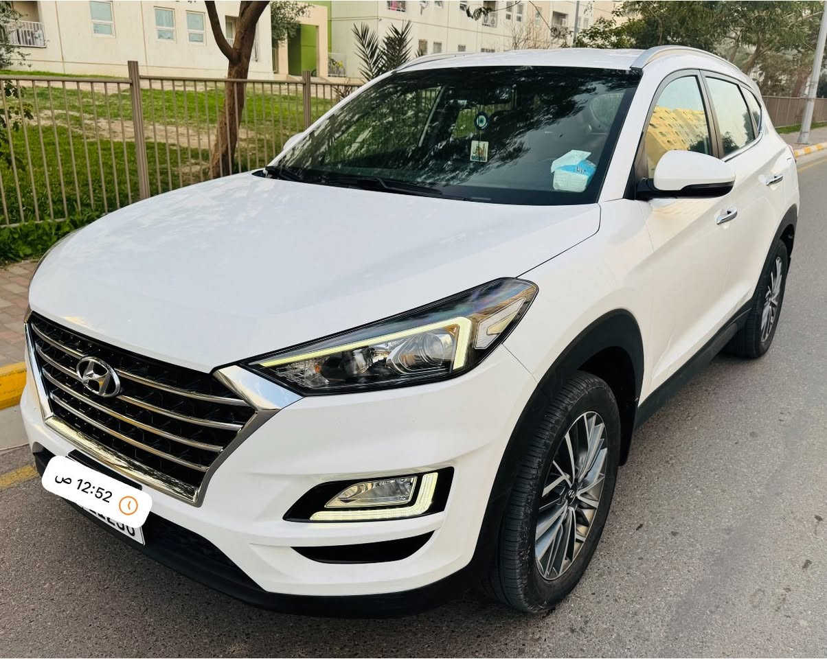 السلام عليكم شباب للبيع توسان موديل 2019 وكالة الكاصد مكفولة  من الضربة والتبديل والصبغ والبارد   !!!ماشية 88
مواصفاتها  بصمه وشاشة اصلي واريل نفگيشن  ،،وكراسي كهرباء وتبريد قطعتين وحساس امامي وخلفي ودبل لد ابيض شاحن واير ليس،، محرك 2000 دوش  وداخل بيجي ومري شفط ودبل تحكم و مود درايف 3 أنظمة ورقمها بغداد بسمي مشروع وطني (الرقم الدولي ) 
مكانها بغداد للاتصال ***********
