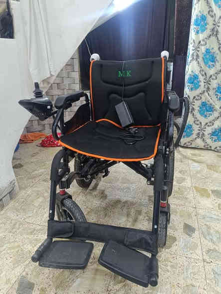 السلام عليكم هذا كرسي كهربائي للبيع جديد ما مستخدم يريدها ينتص على الرقم***********
