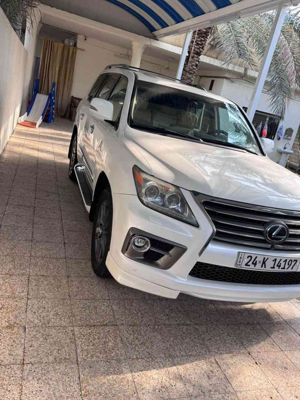 لكزس 2015 رقم دهوك بيها بارد بالمدكر الخلفي رقم الهاتف *********** السعر 450 وبيها مجال البصرة, العراق
