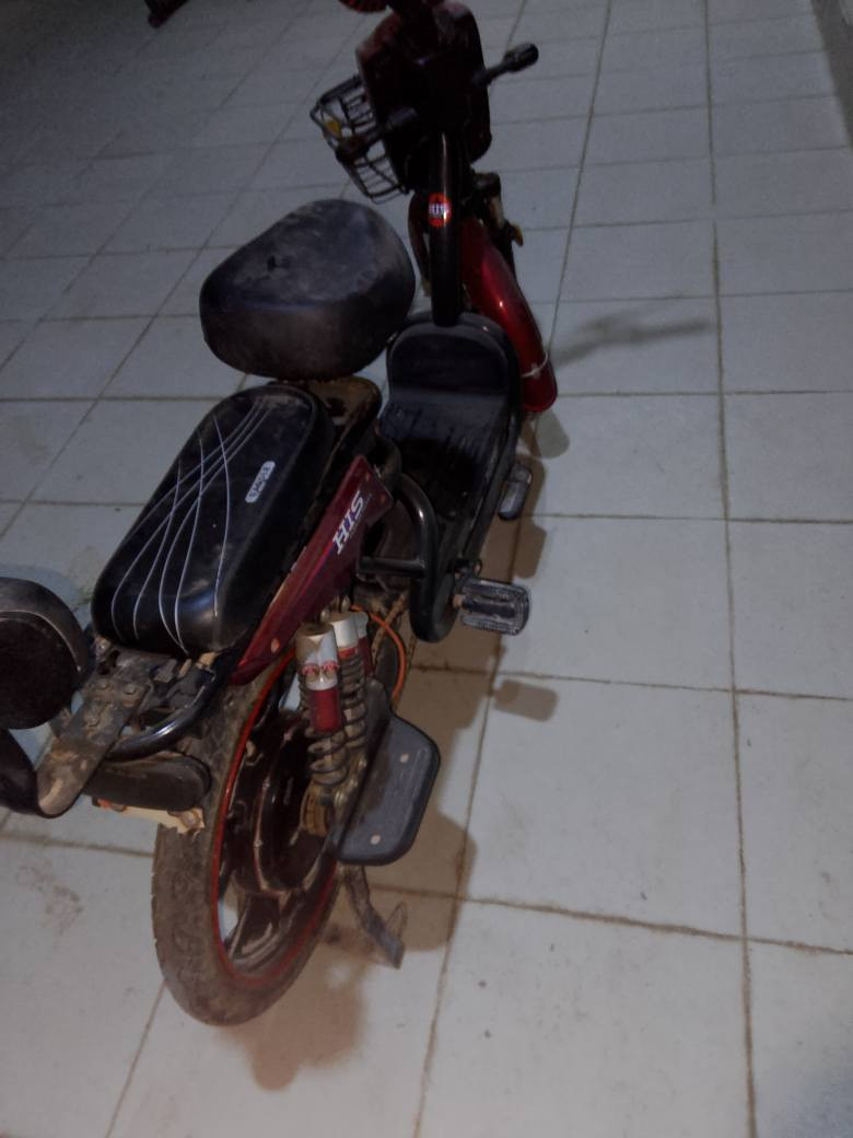 دراجة شحن 
كهربائيات كلهن يشتغلن امانة الله
نضيفة
البطاريات جدد(قابل للفحص) 
تايرات جدد
 ما مبدل بيها شي
((((نقصها فقط عقل ))))
افحص واخذ كربلاء, العراق


**إذا كنت صاحب هذا الإعلان وتريد حذفه لأي سبب، رجاءا أرسل رسالة إلى الدعم الفني**