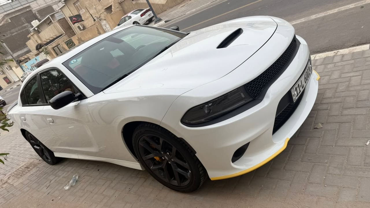 جارجر جي تي بلص بلاك أدشن 📍🩵
فول 1 /1 رادار جانبي مغلفة ppf
‏CHARGER GT PLUS BLACK EDITION 
لون  ابيض اخر اصدار لاس كول ؟
الموديل :2023 . (خليجي)  النداء الاخير. وكاله هارلم 
العداد : 15 ميل سياره بعده بحالت زيرو  
الضمان : 3 سنوات او 60 الف كيلو متر . 
المحرك : V6.  3.6L
مكفوله من الصبغ و التبديل و البارد و الشخوط 
مرقم بغداد الجديد كامل تحويل ثاني يوم 
المواصفات : رادار جانبي؟ 
* جناح خلفي اسود. 
* ويل قياس 20 انچ اسود . 
* مقود القيادة رياضي . 
* مقاعد رياضية من الشاموا الأسود.
* نقطة عمياء . 
رادار جانبي.
* مصابيح أمامية زنون . 
* كشافات الضباب زنون . 
* المصابيح الأمامية مع LED . 
* حساسات خلفية. 
* شاشه كبيرة مع نظام ملاحة نفكيشن GPS . 
* سستم صوت الپاين .
* فتحة سقف (سلايد) . 
* المقاعد الأمامية كهربائية . 
* ذاكرة لحفظ وضعيات الجلوس (ميموري) . 
* مقاعد أمامية تبريد وتدفئة . 
* مقاعد خلفية تدفئة.
* تشغيل عن بعد . 
* المقود كهربائي . 
* تدفئة مقود القيادة . 
* محدد سرعة . 
* تلفون بلوتوث . 
* كاميرا خلفية .
* مرايا متحسسة للاضاءة العالية .
* كير شفتر بالستيرن . 
* دخول ذكي (بصمة) .
السعر  💲 مغلف بي بي اف

رقمي ***********
مكاني بغداد
