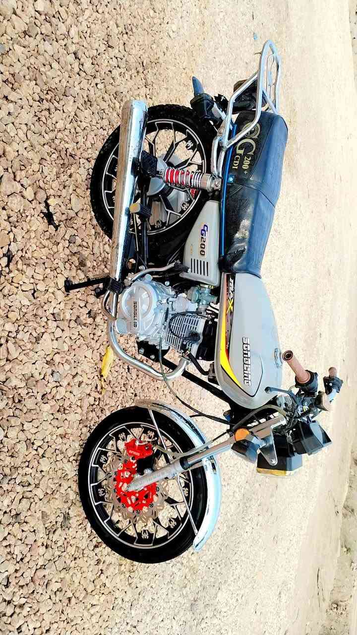 يا الله سلام عليكم دراجه للبيع سيفان موديل ٢٠٢٥مكفوله كفاله عامه دراجه بعده زيرو بصمات عن بعده كهربائيات كله شغالة مكفولة كفالة عامه دشبول كتروني بصماته عند بعد السعر ٧٥٠ وبيه مجال شراي يتصل وبيه خير ودلل الرقم ٠®.***********
