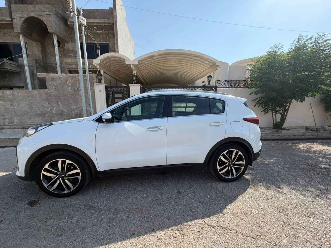 السلام عليكم 
كيا سبورتج 
موديل 2020 خليجي
كاميرا 360 درجة مع الگير 
بصمة ابواب وتشغيل 
بانوراما فتحة سقف
انارة ترحيب 
ويل 19
محرك مامفتوح لا صاف لا نفخ لا رخاوه شرط
گير شرط
سنوية جديدة وهزة جديدة 2027
حساسات امامي خلفي
مرايات كهربائي شفط مع القفل والفتح
ماشيه 144 الف 
بدون صبخ ولا تعديل
مكفولة كفالة عامة 
السعر 190 ورقة ومجال للطيبين
البيع فقط بالنقد بدون اقساط بدون مراوس
شرط التحويل والغرامات
مكان السيارة الموصل
للإستفسار 
*********** واتساب 📞
*********** واتساب 📞 موصل, نينوى
