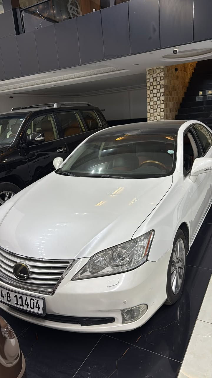 السلام عليكم للبيع لكزس es350
رقم دهوك 

خليجي 1/1

معروضه 155 

مواصفات فول 1/1

فتحه سقف  بانوراما 

كشنات جلد + كهرباء 

شاشه + بلوتوث 

رادارات جوانب 

حساسات أمامي خلفي 

مثبت سرعه 

كشنات حار بارد 

ستيرن كهربائي 

صندوق كهربائي 

 ماشي 200 الف
2 قطع جاملغ صبغ امامي وخلفي

2 قطع تبريد 

لايت زنون اصلي 

تخم تاير جديد


**إذا كنت صاحب هذا الإعلان وتريد حذفه لأي سبب، رجاءا أرسل رسالة إلى الدعم الفني**