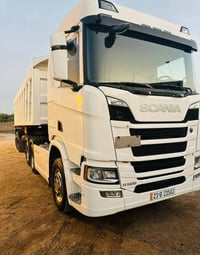 للبيع سكانيه بس راس فقط  موديل 2020 مكينه 500 سته سلندر سوبر عادي سيار...