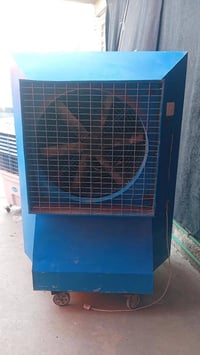 مبرده كبيره حديد نضيفه جدآ للبيع المكان مدينه الصدر الاتصال 0771667429...