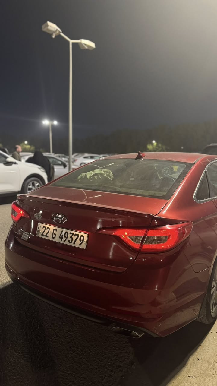 السلام عليكم
سوناتا 2016
حادثها بامريكا جاملغ و بنيد بس صبغ
و هنا بالعراق تبدلت قطعة و انرشت قطعة
مواصفات عادية
3 وضعيات قيادة
و شاشة چبيرة و كاميرا
تبريد شغال 
و رقم أربيل بإسمي 
سنوية لـ 2030
ماشية 150 الف ميل
مكانها النجف
رايدها بـ 110 و بيها مجال
***********
