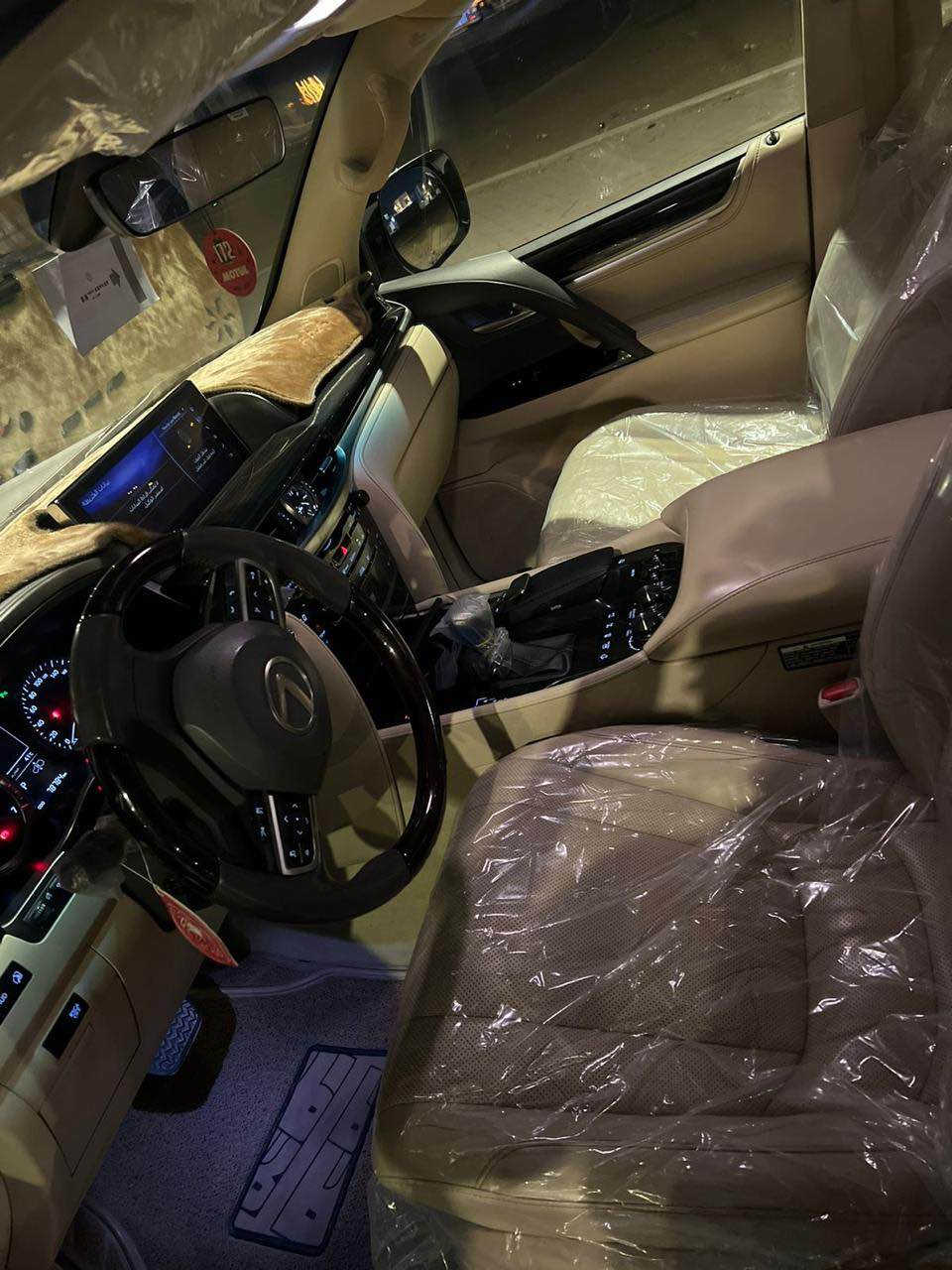 لكزس LX-570 2017

• محرك V8 سعة 5.7 ليتر يولد 383 حصان

• ناقل حركة أوتوماتيكي من 8 سرعات.  

• نظام دفع رباعي كامل (4WD) 

• مزودة بأنظمة مساعدة ذكية مثل نظام ما قبل التصادم، مراقبة النقطة العمياء، ونظام تثبيت السرعة التكيفي.  

• مواد داخلية فخمة، تشطيبات عالية الجودة، وتجهيزات راقي

• السيارة مرقم و جاهز

• ماشي: 88 الف 

• حادث: بدون صبغ، كلين تايتل

• سعر: 645 ورقة وبي مجال قليل

• عنوان، البصرة 

• للمزيد من المعلومات الرجاء اتصال علي رقم التالي

***********

*********** البصرة, العراق
