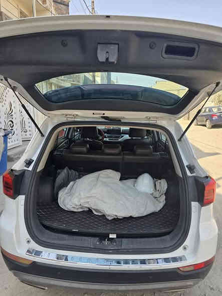 السلام عليكم  شانجان cs75 موديل 2019 رقم بغداد الجديد الدولي وهزه جديدة سنوية باسمي فول واحد على واحد اعلى فئة بالشانجان cs75 شاشة كاميرة خلفية كشنات تبريد كشنات كهرباء جلد مري شفط اشاير بالمري بصمه تشغيل وبيبان وصندوق بانوراما بيها بصمتين ثيمات قابله للتغير بالدشبول ترحيب عند الدخول شعار شانجان ليلا بالمري عاكس للشارع قطعتين تبريد تخم تايرات جديد قبل شهر شادهن مع بطارية جديدة قبل شهرين صيانتها لحد الان بالشركة عندي جميع الوصولات من فلاتر وغيرها مكينه كير صدر مكفولات ميه بالميه برغي ممفتوح بيهن مكفولة من الصبغ والتبديل عدا بارد بسيط جدا كهربائياتها فول شغال السيارة جاهزة الف بالمية والحمد لله ماشية ٩٤الف السعر ١٤٠ ورقة وبيها مجال الاتصال مهندس عمار ***********
